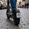 Patinete eléctrico con matrícula VMP instalada Patinete eléctrico con matrícula identificativa VMP instalada correctamente en España
